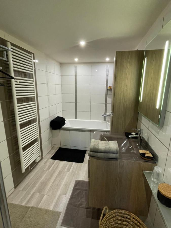 Love Suites & Spa "Le Loft" Avec Jacuzzi Privatif 메디스 외부 사진