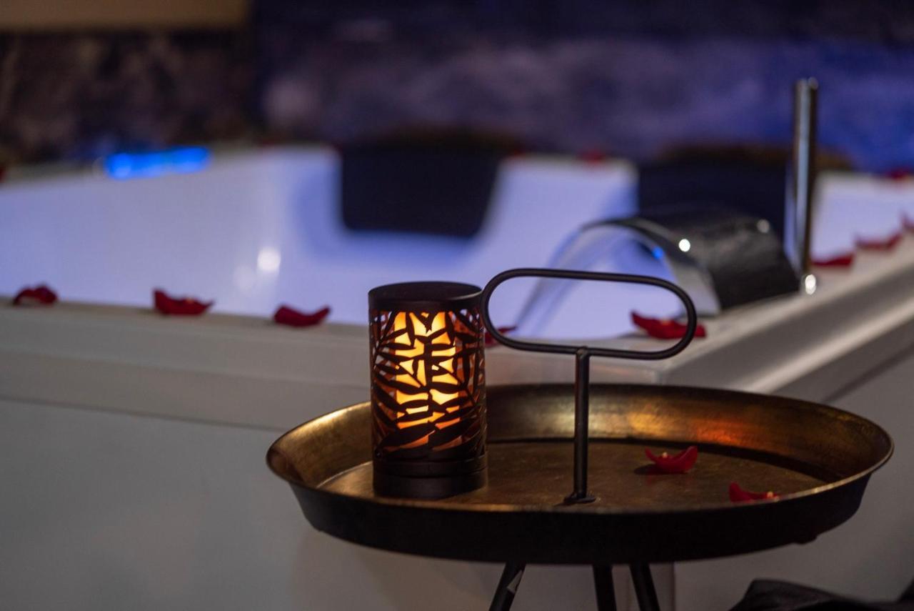 Love Suites & Spa "Le Loft" Avec Jacuzzi Privatif 메디스 외부 사진