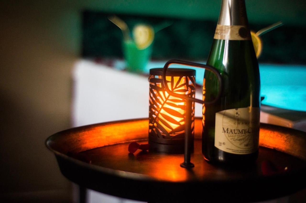 Love Suites & Spa "Le Loft" Avec Jacuzzi Privatif 메디스 외부 사진