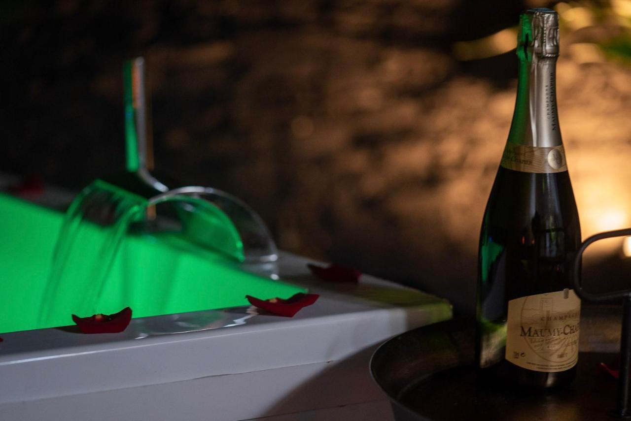 Love Suites & Spa "Le Loft" Avec Jacuzzi Privatif 메디스 외부 사진