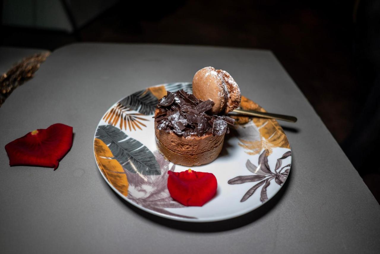 Love Suites & Spa "Le Loft" Avec Jacuzzi Privatif 메디스 외부 사진