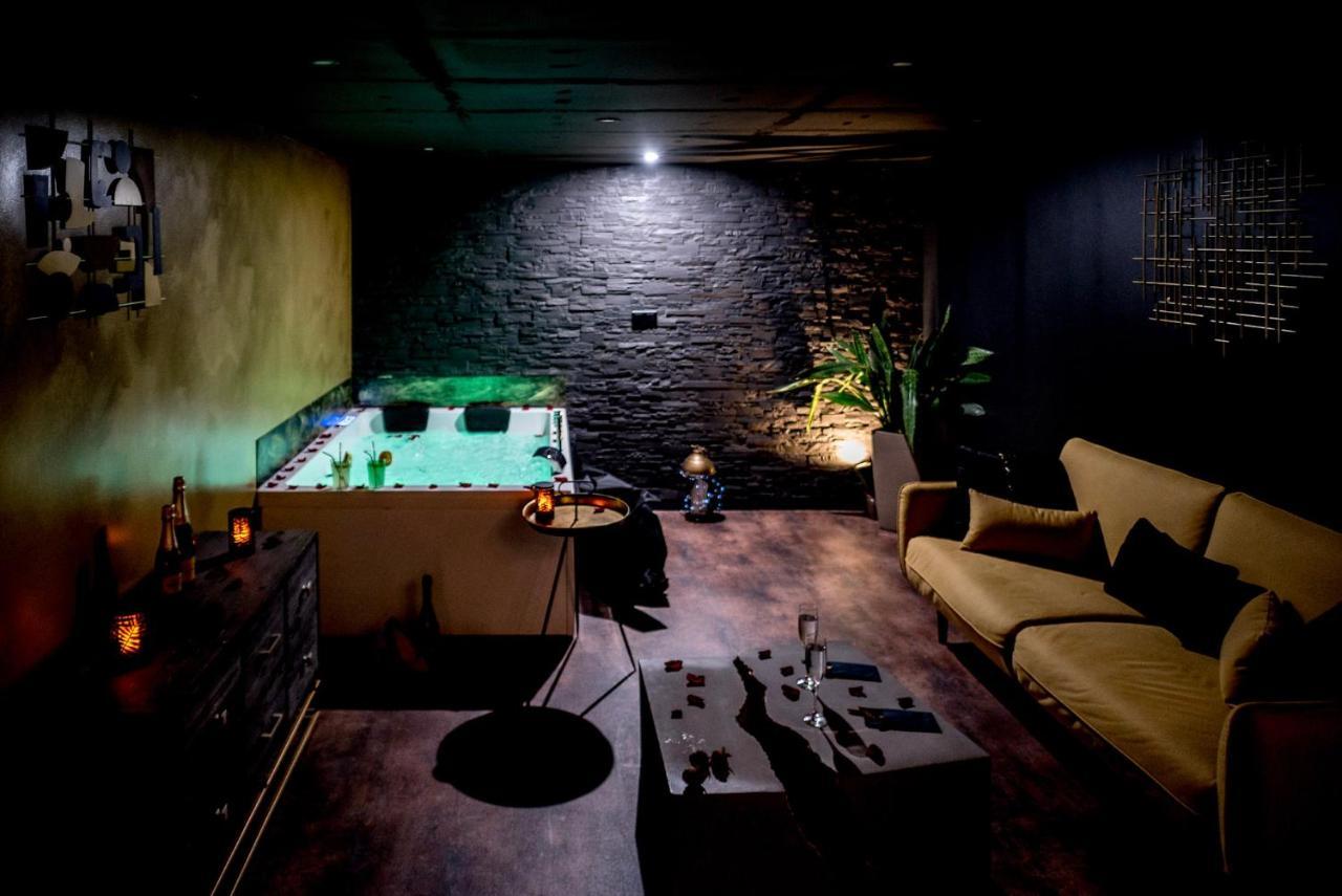 Love Suites & Spa "Le Loft" Avec Jacuzzi Privatif 메디스 외부 사진