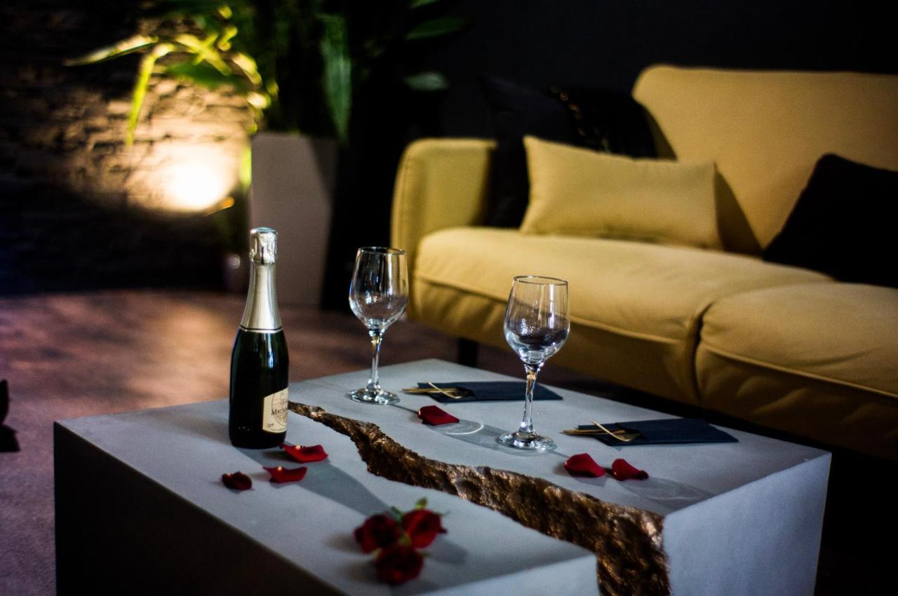 Love Suites & Spa "Le Loft" Avec Jacuzzi Privatif 메디스 외부 사진